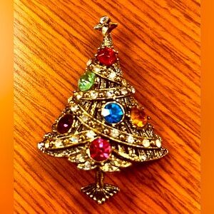 🎄Hollycraft Christmas Tree brooch